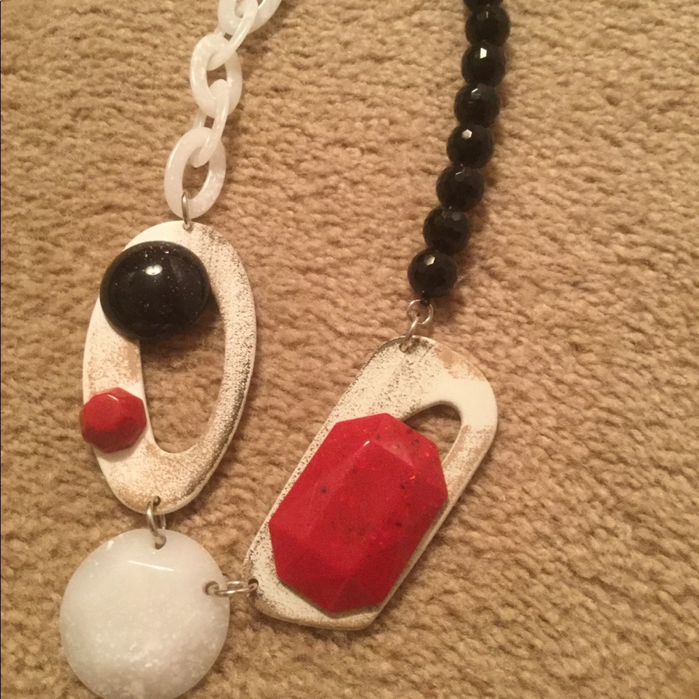 STATEMENT NECKLACE - Picture 5 of 5